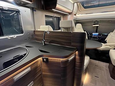 Laika Ecovip L 4009, Teilintegriertes Wohnmobil  für 4 Personen