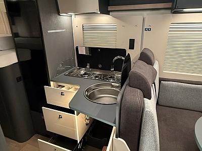 Laika Kosmo L 319 - Teilintegriertes Wohnmobil  für 4 Personen
